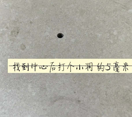 贡井瓷砖空鼓维修公司专业解答在瓷砖铺贴过程中，如果砂料搅拌不均匀，将会带来以下问题